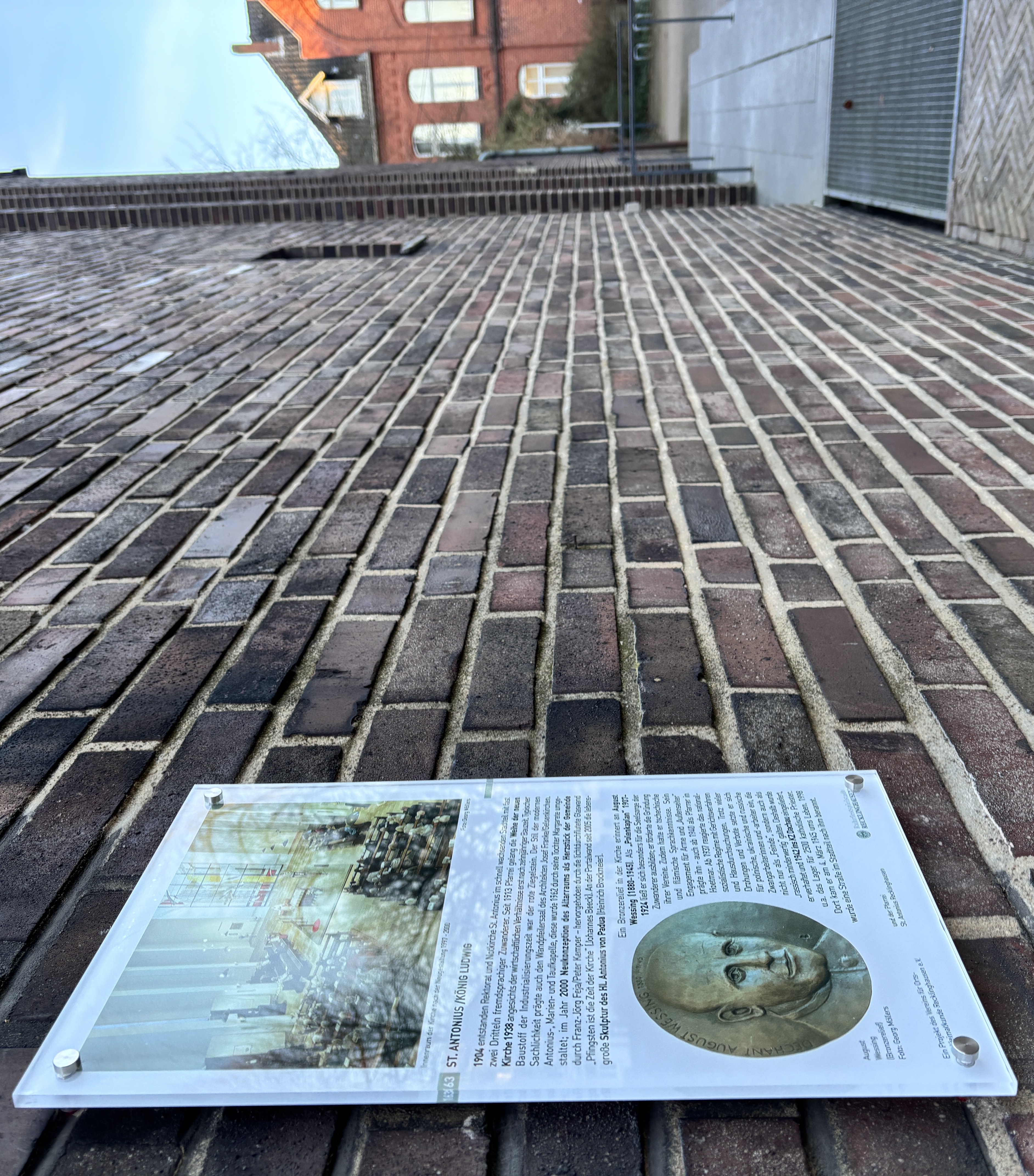 Info-Tafel der Antonius Kirche in Recklinghausen